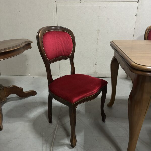 Zestaw 4 czerwonych krzeseł