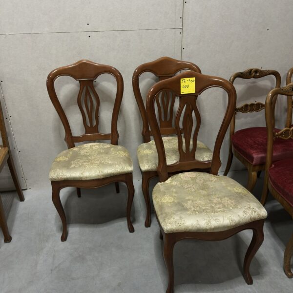 Zestaw 4 krzeseł z materiałowym zdobionym siedziskiem