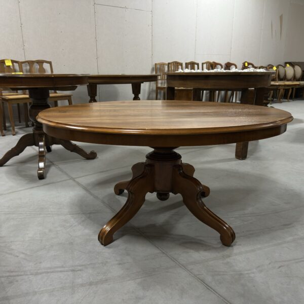 Owalny Drewniany Stolik